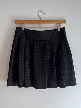 Plaid pleated skirt - Size 14